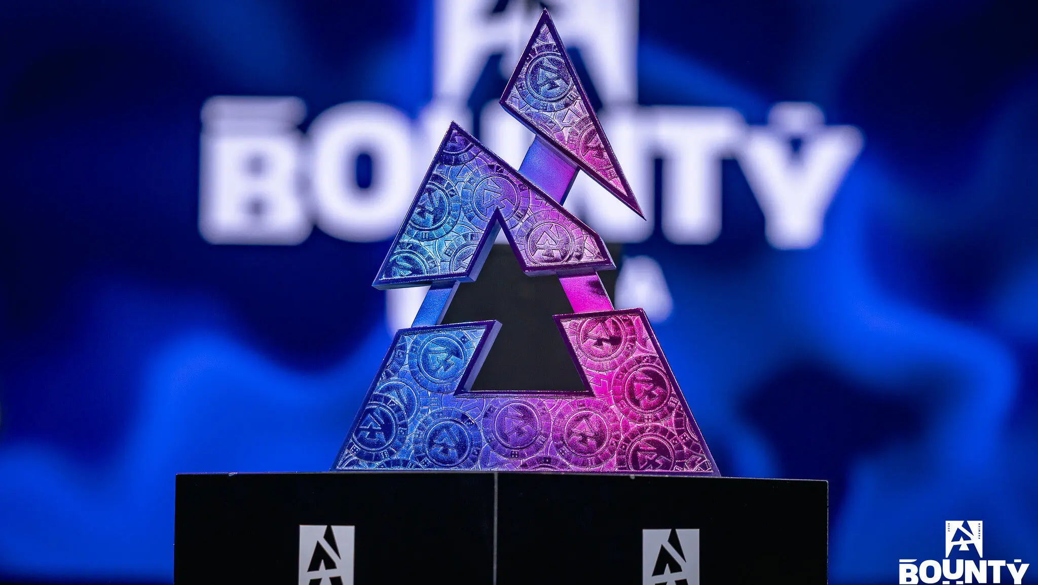Трофей серии турниров BLAST Bounty.